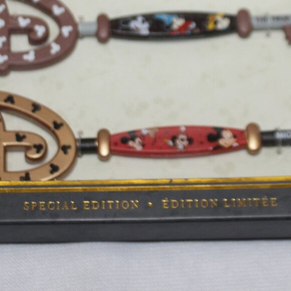 NWT Disney Special Edition Key Mickey Mouse - Picture 3 of 6